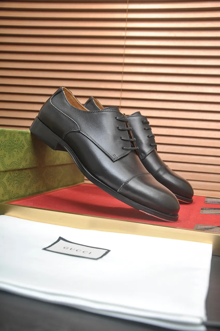 Men's shoes💰660💶 Brand: GUCCI (Gucci) Standard code: Men's code 39/44 (45/46 can be customized) Grade: Same as the official website Original quality Material: Original cowhide Water-dyed cowhide lining Original rubber outsole Style category: Men's fashionable casual leather shoes Distinguished big-name luxury elements top luxury Color: Actual picture